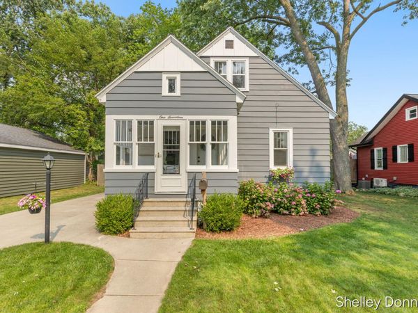117 S Park Street, Zeeland, MI 49464