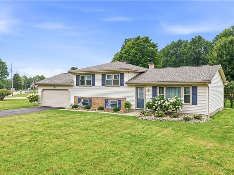 503 Meadowland Drive, Hubbard, OH 44425 Photo 3