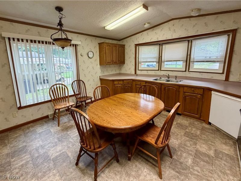 1229 Columbiana Lisbon Road, Unit 27, Columbiana, OH 44408 Photo 11