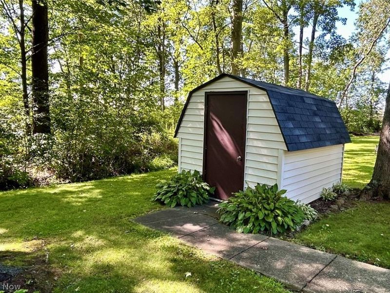 1229 Columbiana Lisbon Road, Unit 27, Columbiana, OH 44408 Photo 23