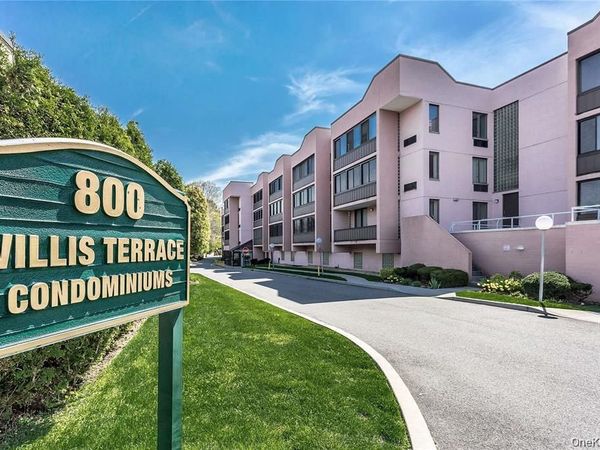 800 Willis Avenue , Unit 105, Albertson, NY 11507