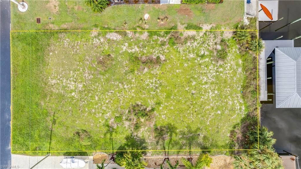 3606 Pinetree Dr , Saint James City, FL 33956 Photo