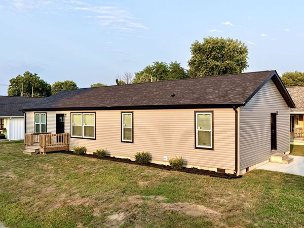 819 W Tanner , Brownstown, IN 47220