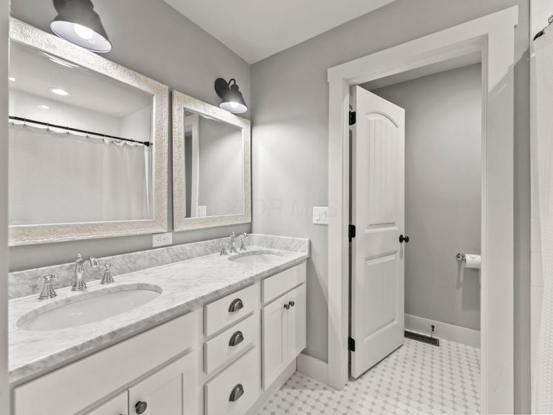 8568 Liberty Road N, Powell, OH 43065 Photo 66