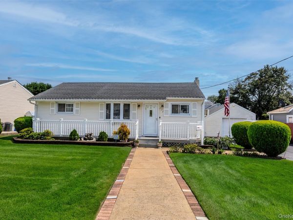212 15th Street, West Babylon, NY 11704