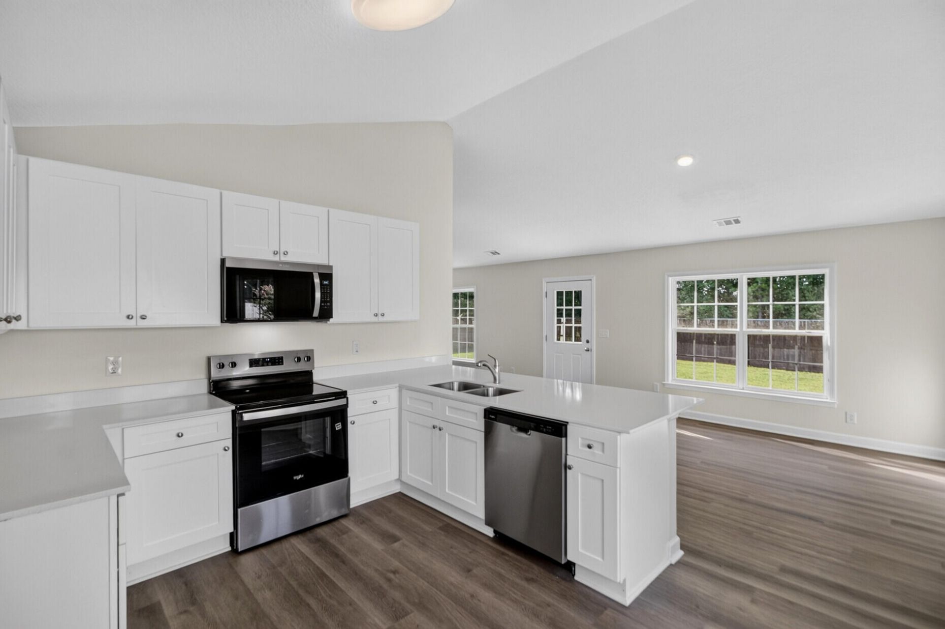 156 Cotillion Crescent Photo 11