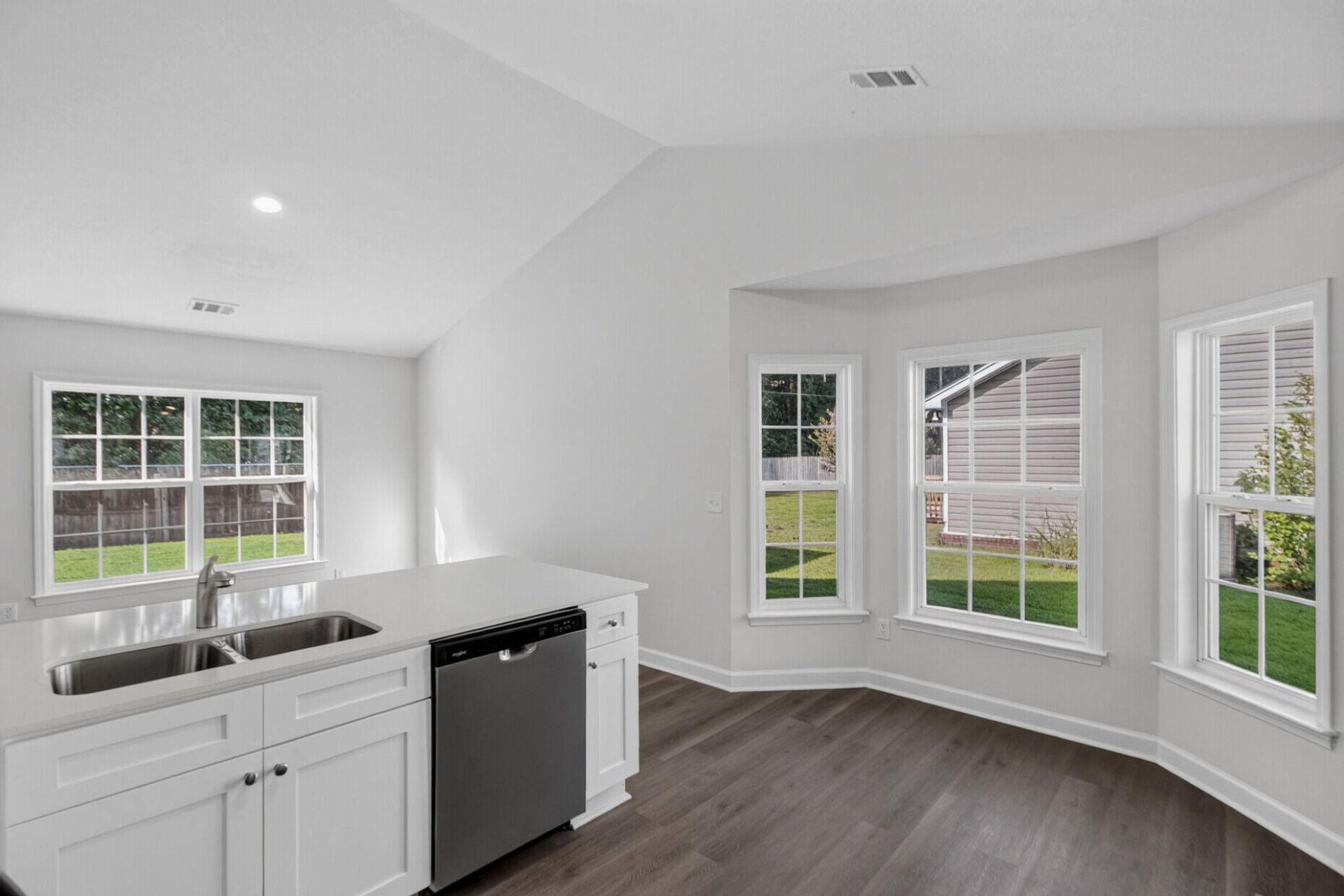 156 Cotillion Crescent Photo 12