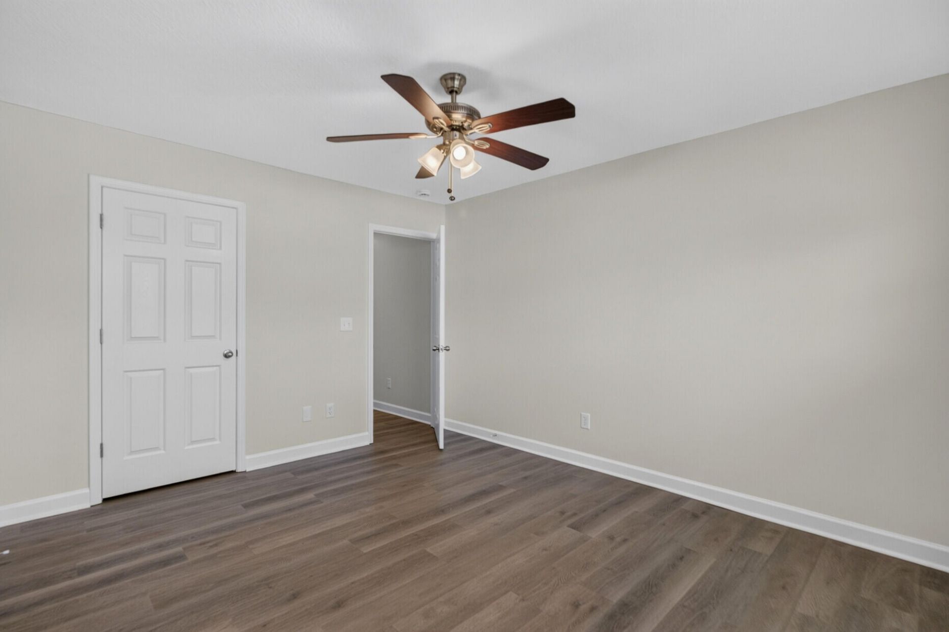 156 Cotillion Crescent Photo 25