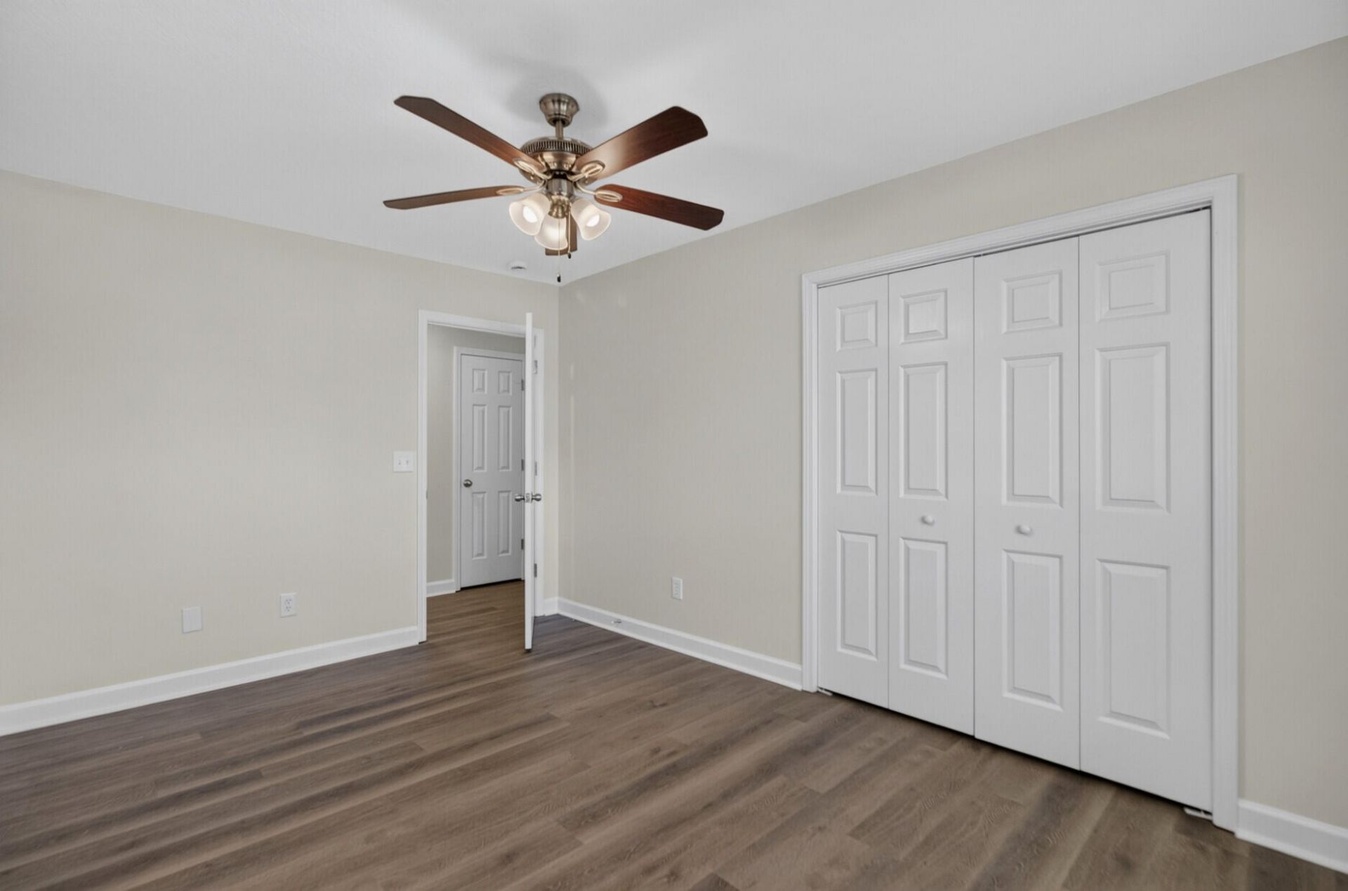 156 Cotillion Crescent Photo 27