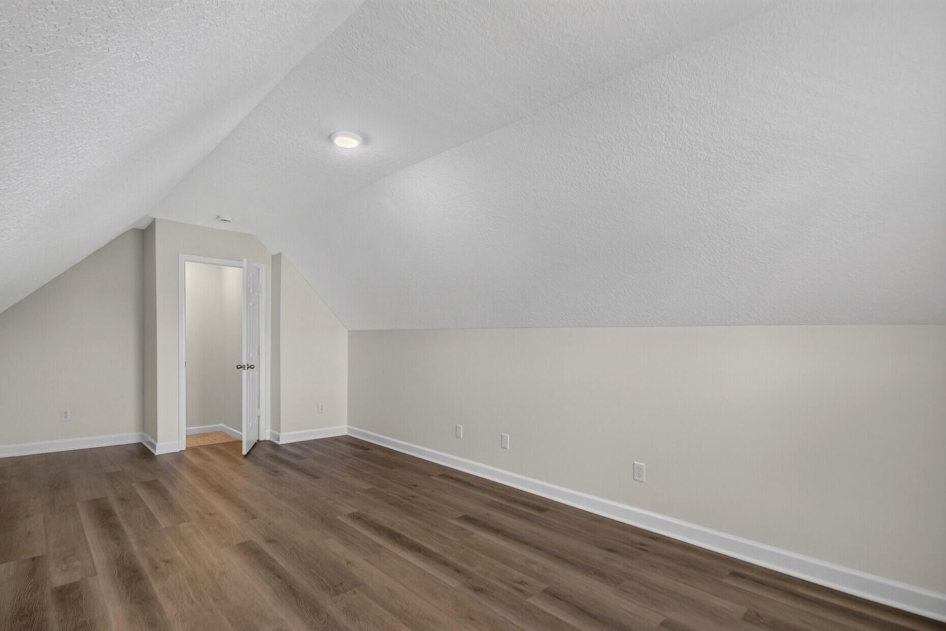 156 Cotillion Crescent Photo 29