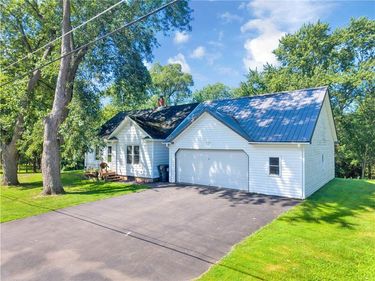 1693 Grand Avenue, Savannah, NY 13146
