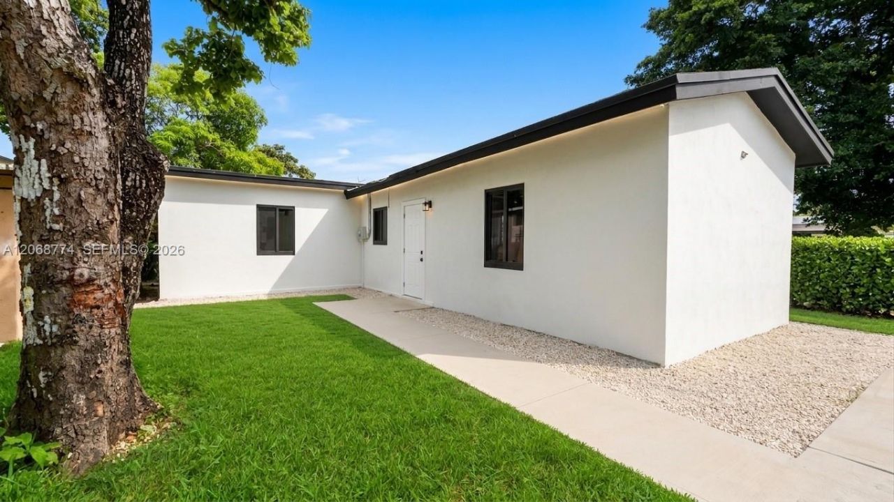 1243 NW 29th Ter , Miami, FL 33142 Photo