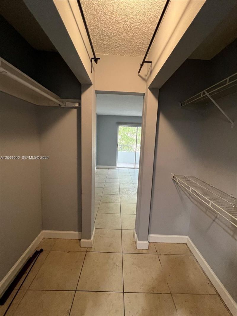 1610 Lenox Ave, Unit 409, Miami Beach, FL 33139 Photo