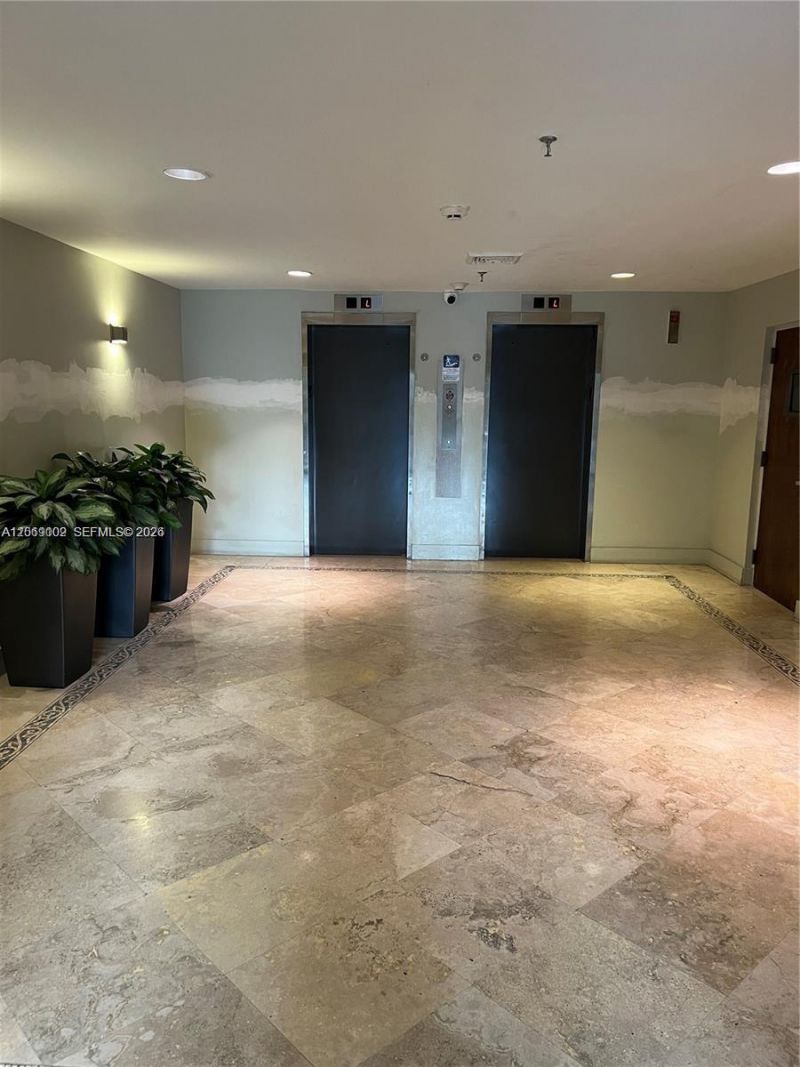 1610 Lenox Ave, Unit 409, Miami Beach, FL 33139 Photo