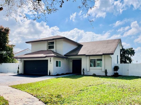 750 SW 98th Ave , Pembroke Pines, FL 33025