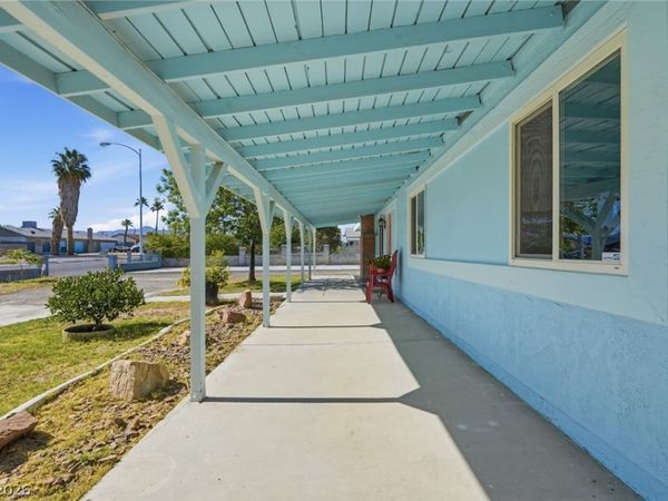 7989 Red Barn Drive , Las Vegas, NV 89123