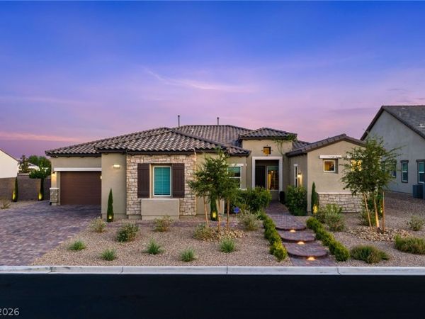 8535 Longmire Avenue, Las Vegas, NV 89143