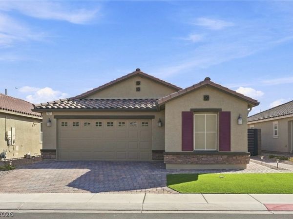 1525 Deep Valley Avenue, North Las Vegas, NV 89084