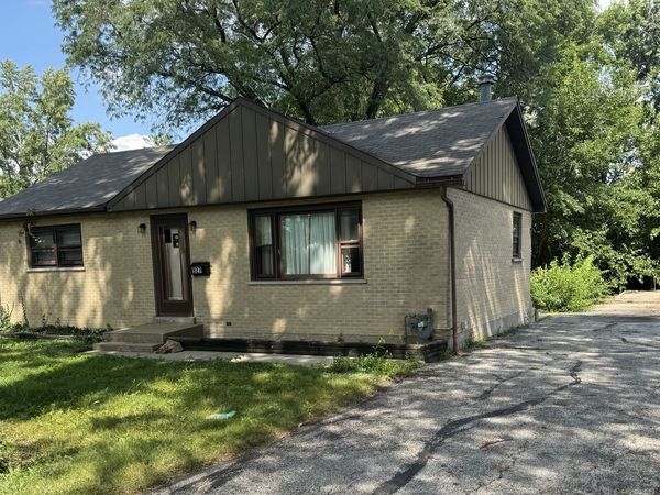 927 S Stough Street , Hinsdale, IL 60521