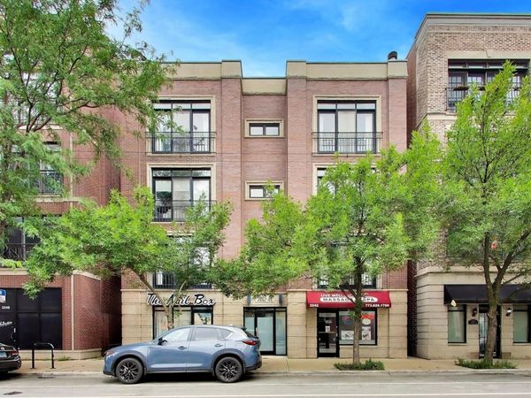 2242 W Belmont Avenue , Unit 4E, Chicago, IL 60618