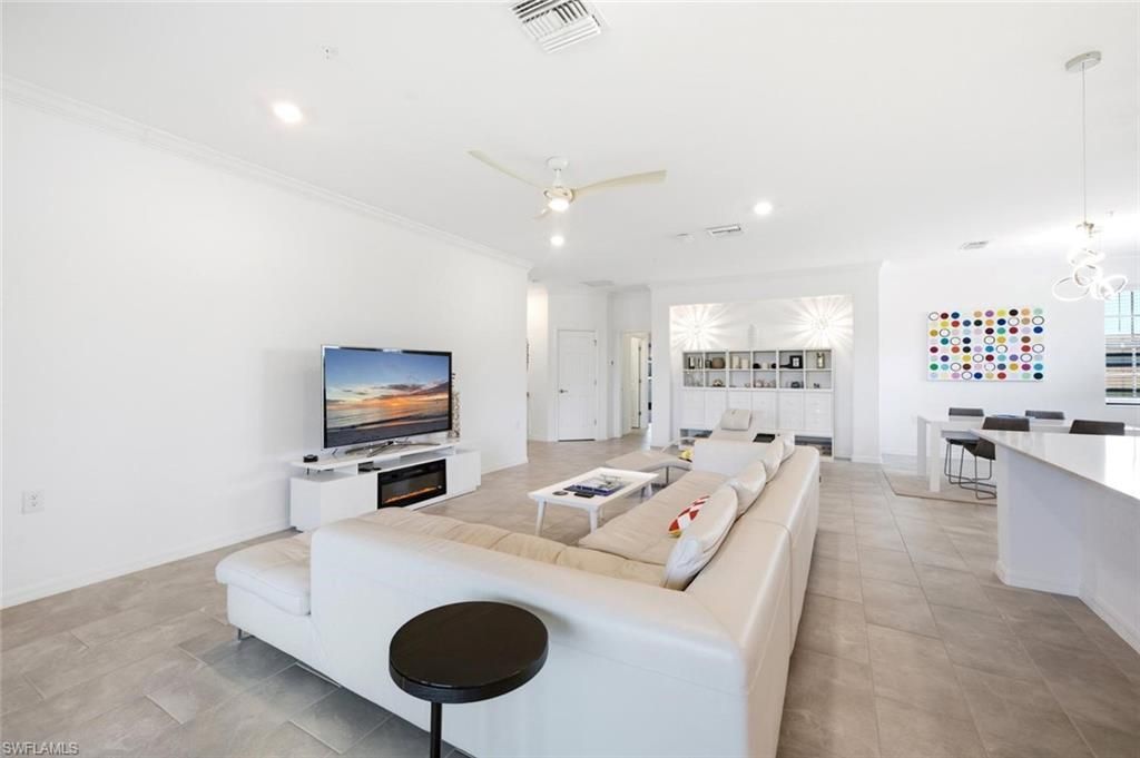2352 Anguilla Dr, Unit 201, Naples, FL 34120 Photo