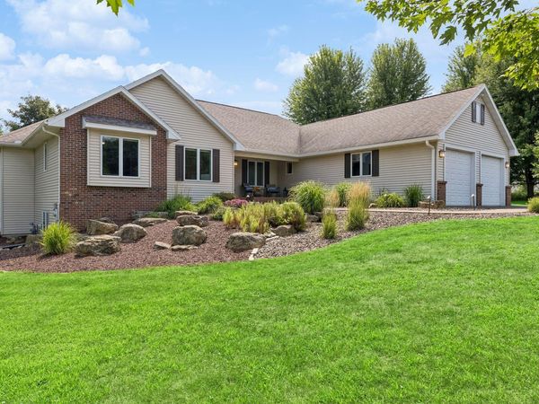 1041 Adam Drive, Hudson, WI 54016
