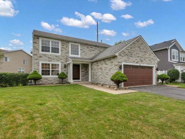 1 Stratford Court , South Elgin, IL 60177