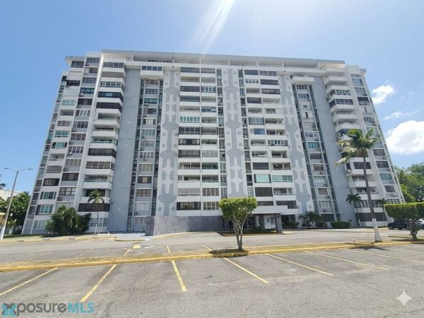 3 LAGUNA GARDENS, Unit 11, Carolina, PR 00979