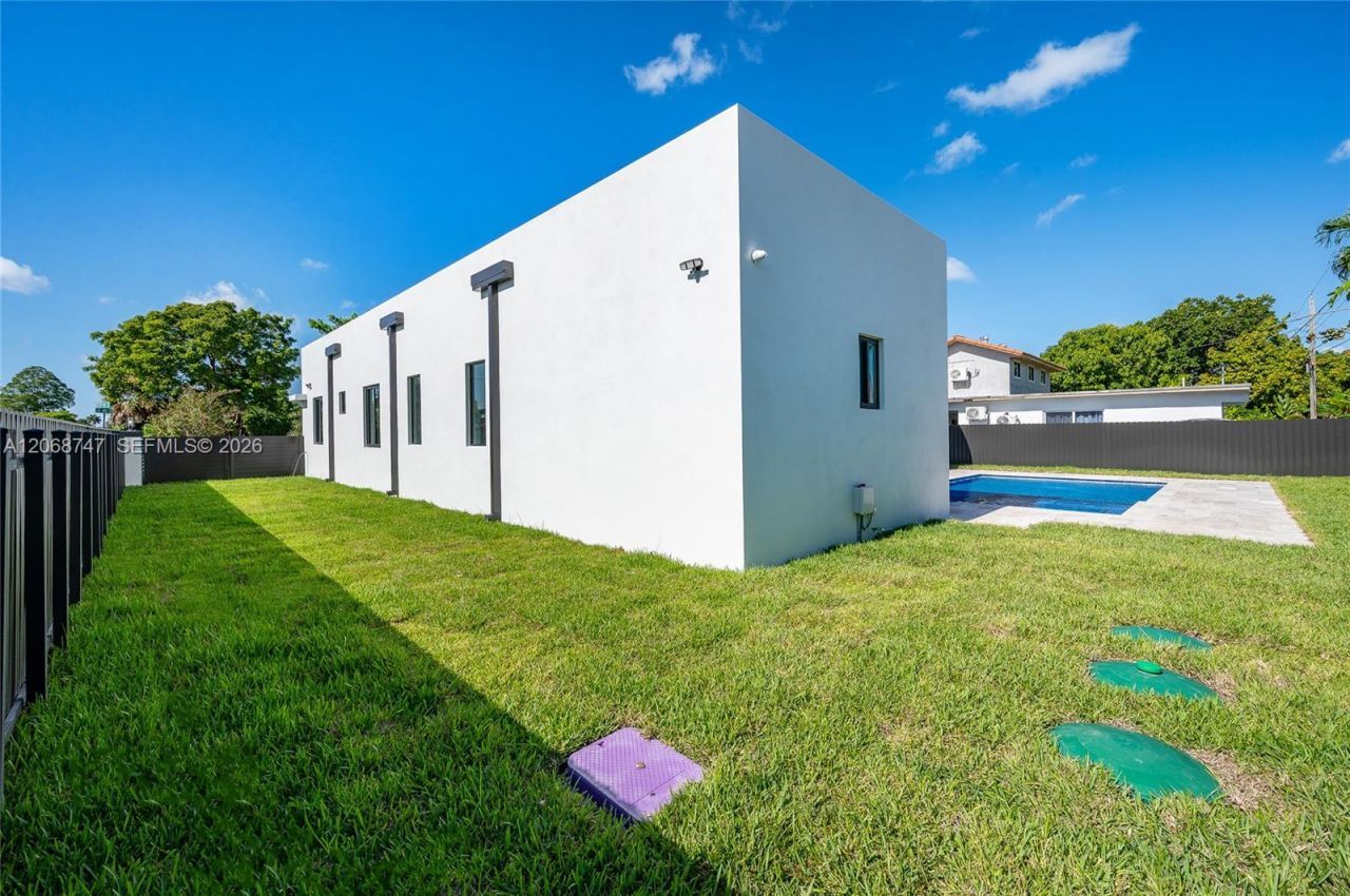9951 SW 41st Ter , Miami, FL 33165 Photo