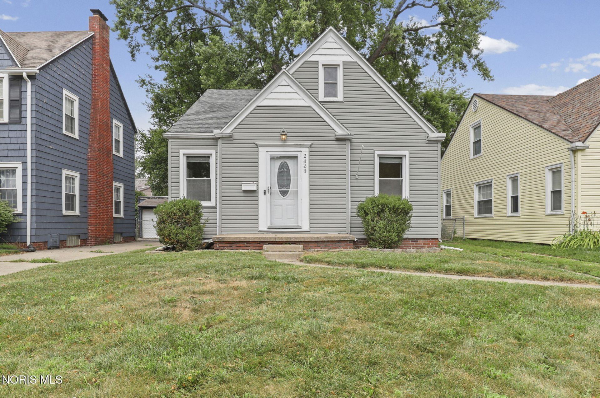 2424 Beaufort Avenue, Toledo, OH 43613 Main Photo
