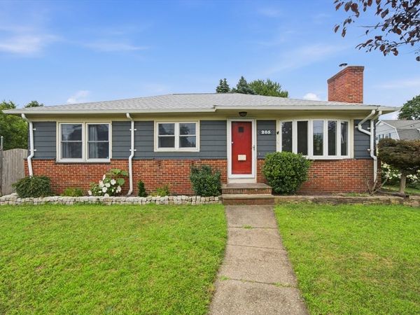 205 Central Ave, Seekonk, MA 02771