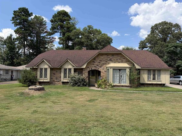 2109 Monticello Court, Pine Bluff, AR 71603