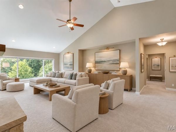 4484 Kingfisher Court, Augusta, MO 63332