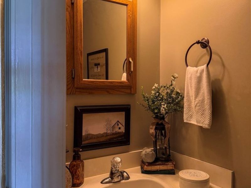 770 Woodview Drive, Ashland, OH 44805 Photo 8