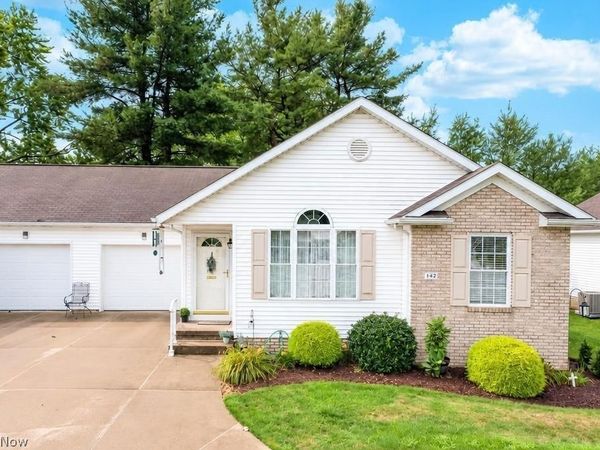 142 Carly Court, Hartville, OH 44632