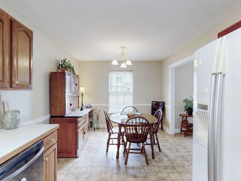 142 Carly Court, Hartville, OH 44632 Photo 12