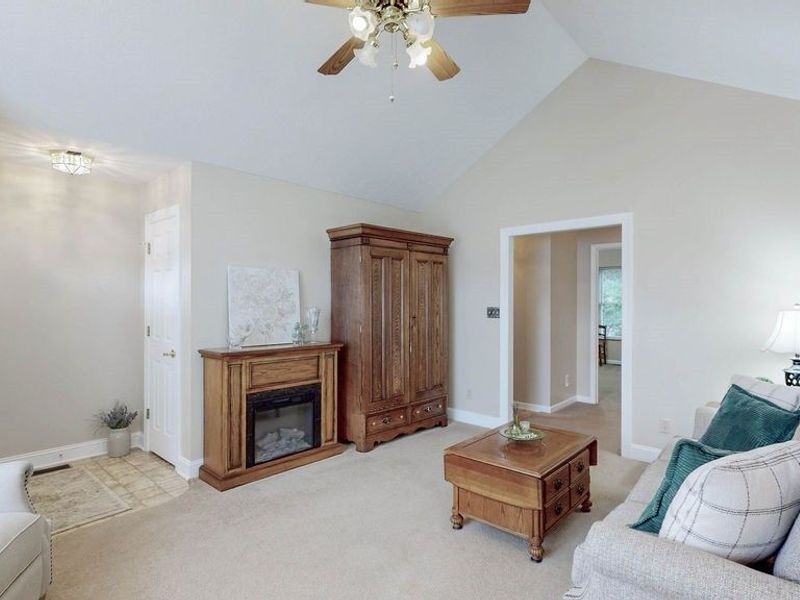 142 Carly Court, Hartville, OH 44632 Photo 17
