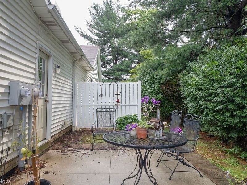 142 Carly Court, Hartville, OH 44632 Photo 30