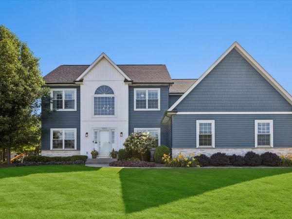 5243 Greenshire Circle , Lake In The Hills, IL 60156