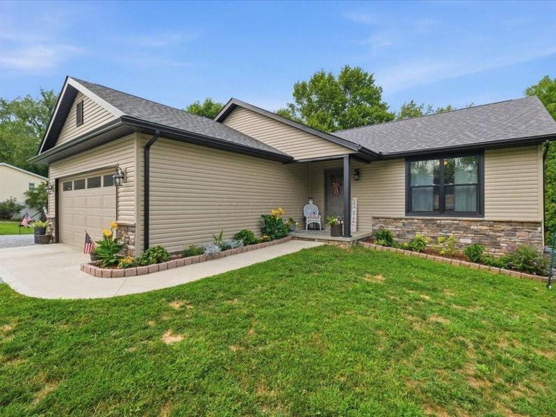 148 Jonathon Drive , Howard, OH 43028 Photo 2