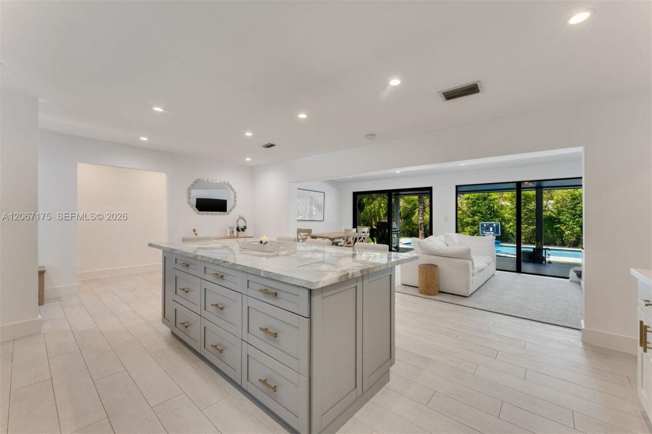 7790 SW 53rd Avenue , Miami, FL 33143 Photo