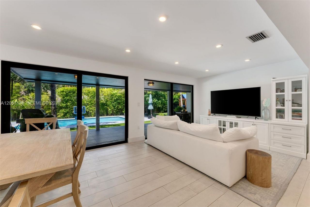 7790 SW 53rd Avenue , Miami, FL 33143 Photo
