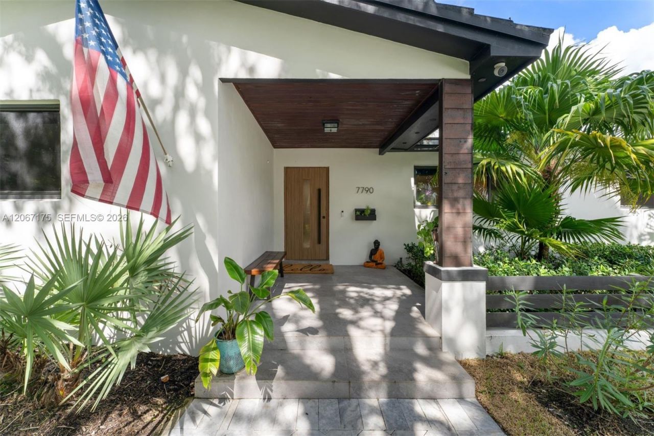 7790 SW 53rd Avenue , Miami, FL 33143 Photo