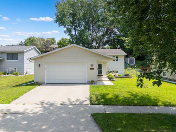 2736 Rose Drive SE, Rochester, MN 55904