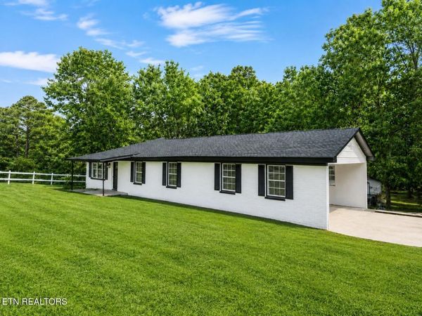 711 Walter St , Athens, TN 37303