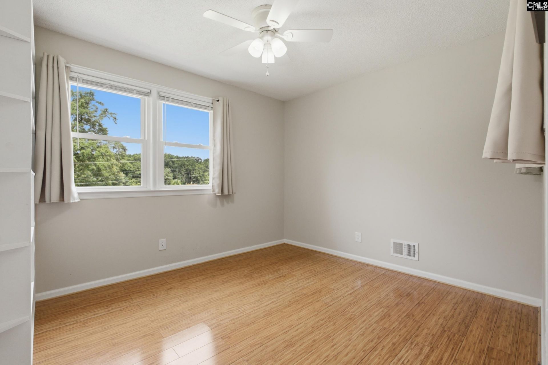 220 Hunstanton Drive Photo 16