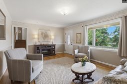 220 Hunstanton Drive photo 4