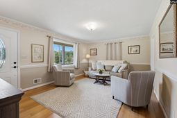 220 Hunstanton Drive photo 4