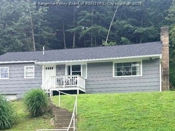 1052 Montrose Drive, South Charleston, WV 25303
