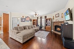 983 Jamestown Rd. photo 4